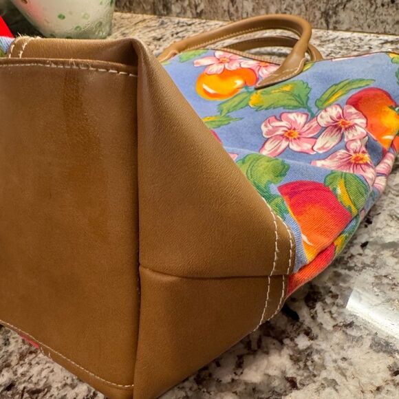 Liz Claiborne Fruit Floral Canvas Tote Bag Tan Trim Large Zip Top - Picture 4 of 12